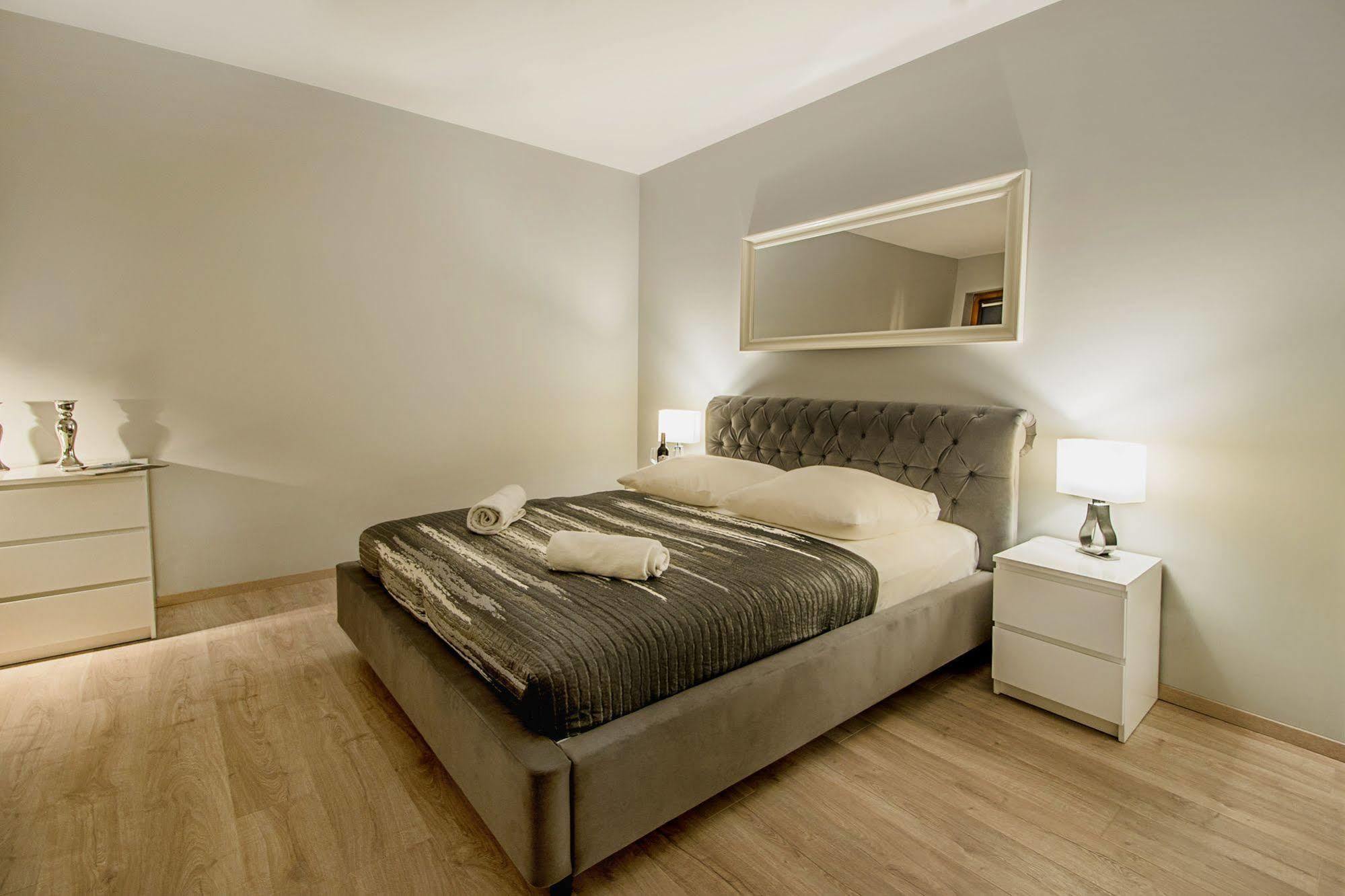 Angel City Center Krakow Aparthotel Exteriör bild