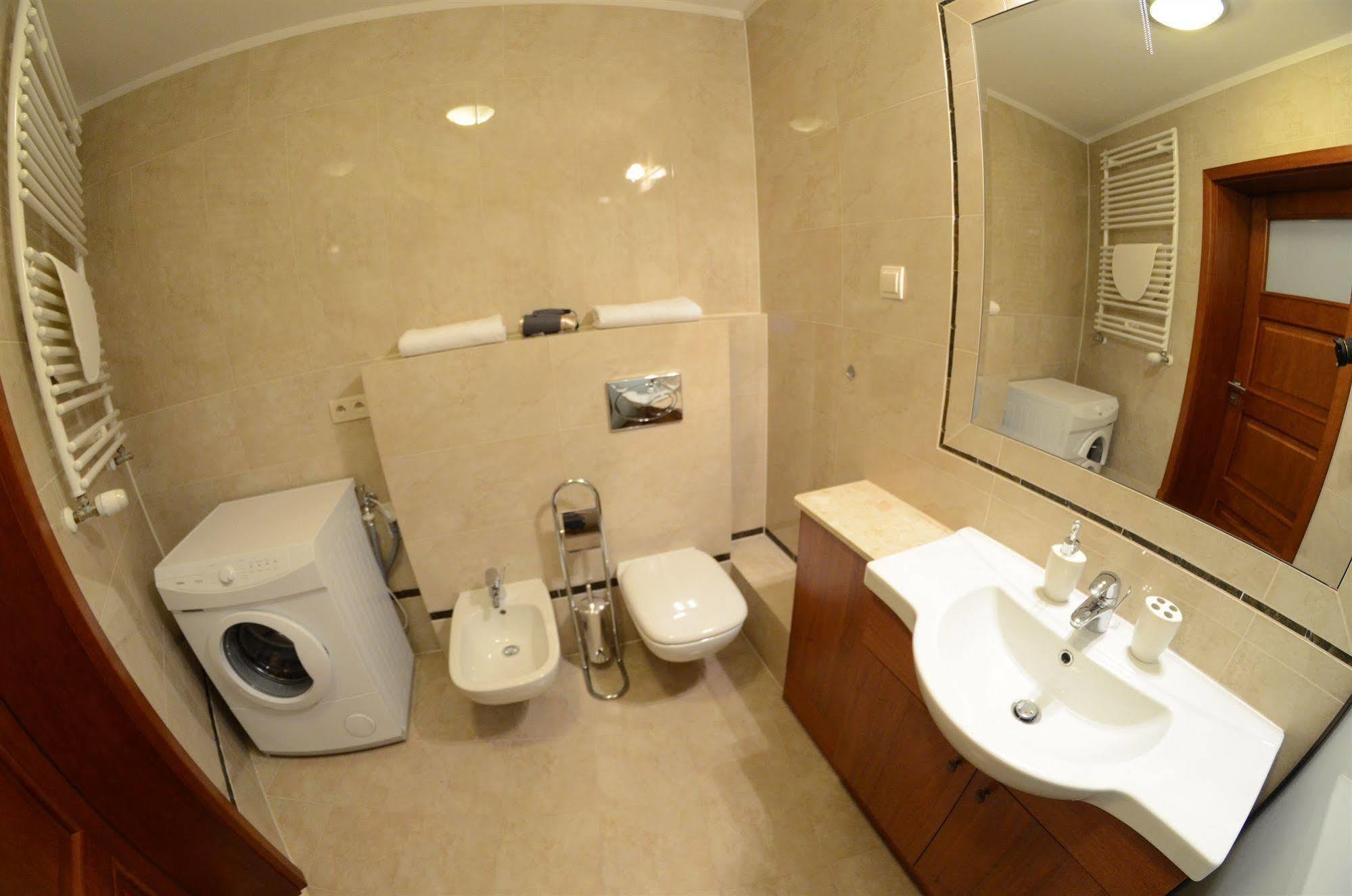 Angel City Center Krakow Aparthotel Exteriör bild