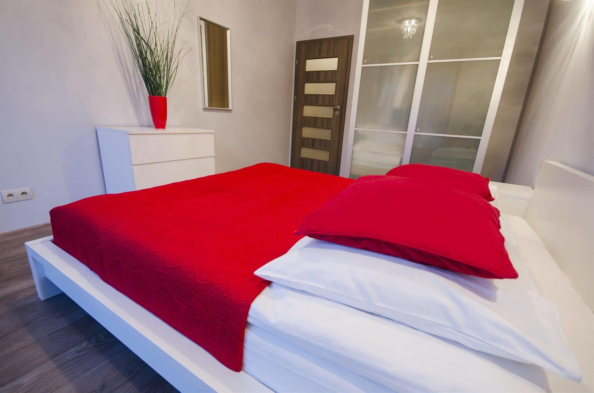 Angel City Center Krakow Aparthotel Exteriör bild