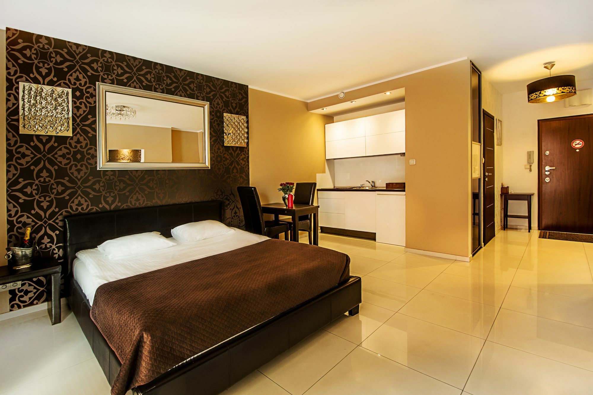 Angel City Center Krakow Aparthotel Exteriör bild