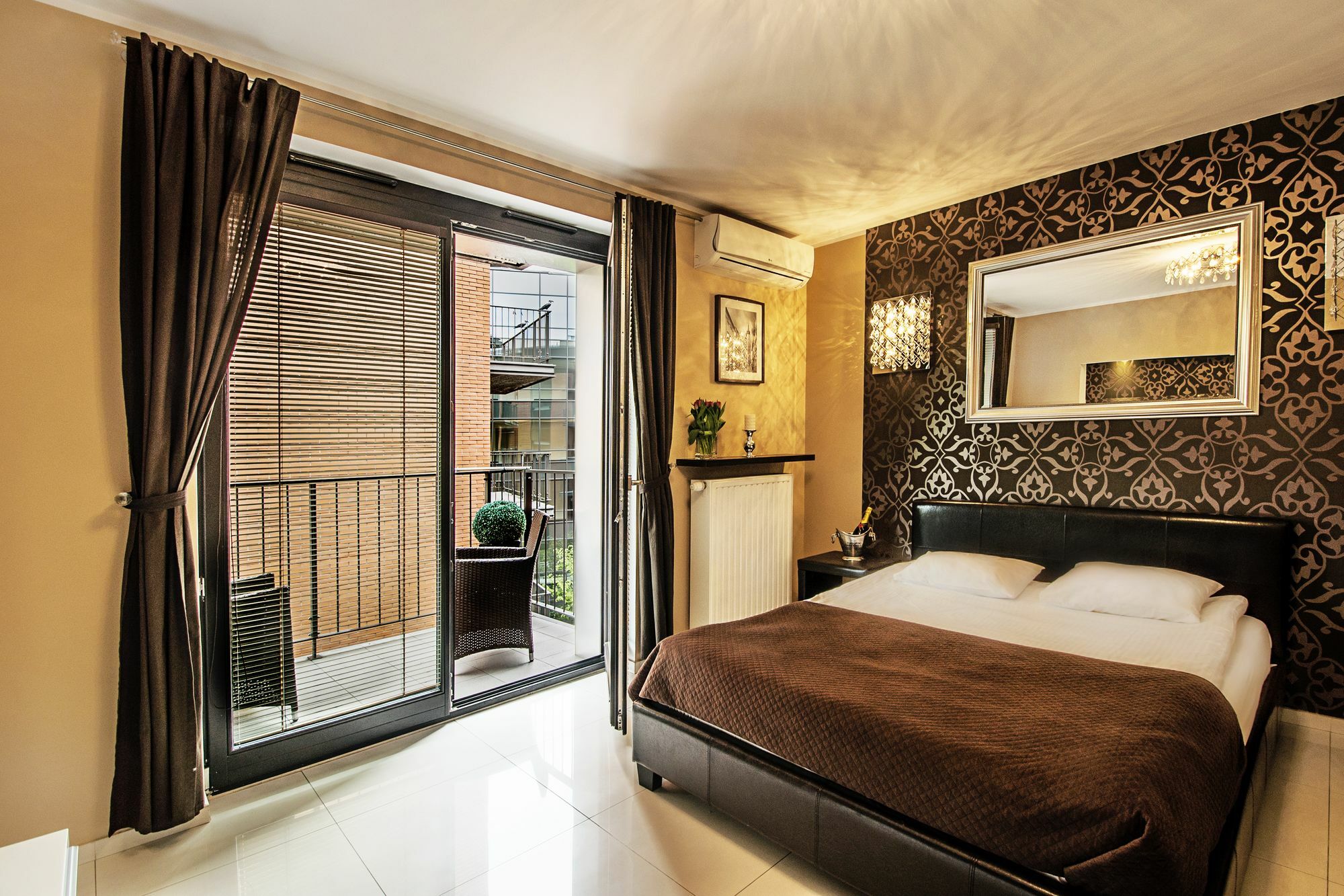 Angel City Center Krakow Aparthotel Exteriör bild